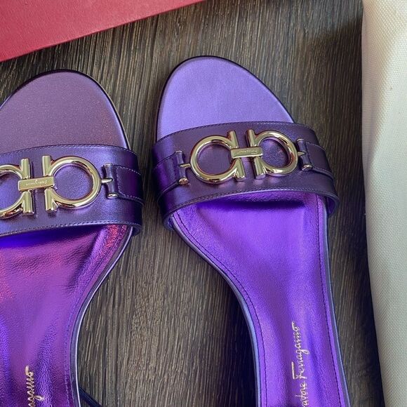 Salvatore Ferragamo Como 30 Metallic leather Sandals - Picture 7 of 9